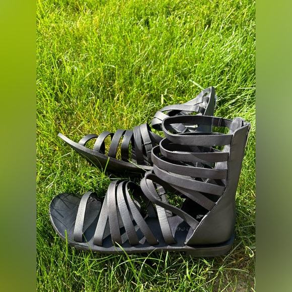 Lucia Gladiator Sandals - Picture 3 of 9